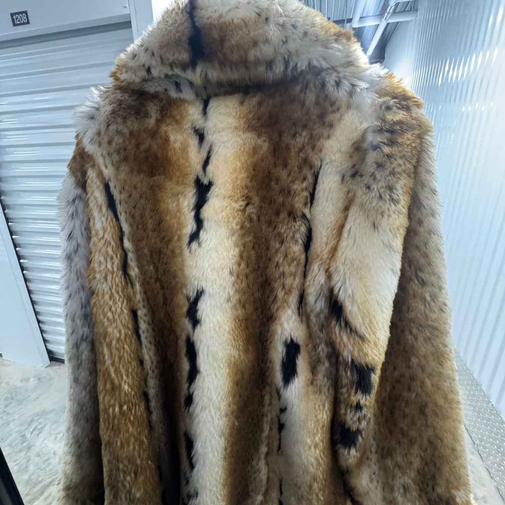Pamela McCoy Faux Lynx Bobcat Fur Coat, Elegant Faux Fur Coat Vegan Sz Large - Picture 6 of 17